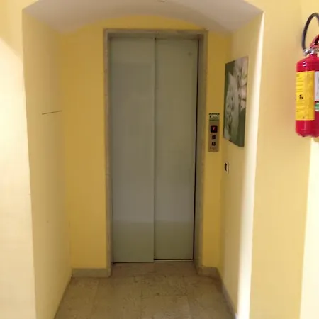 Yellow Hotel apartamentowy 3*