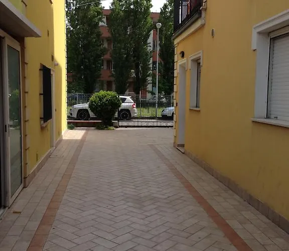 Yellow Apart Otel 3*