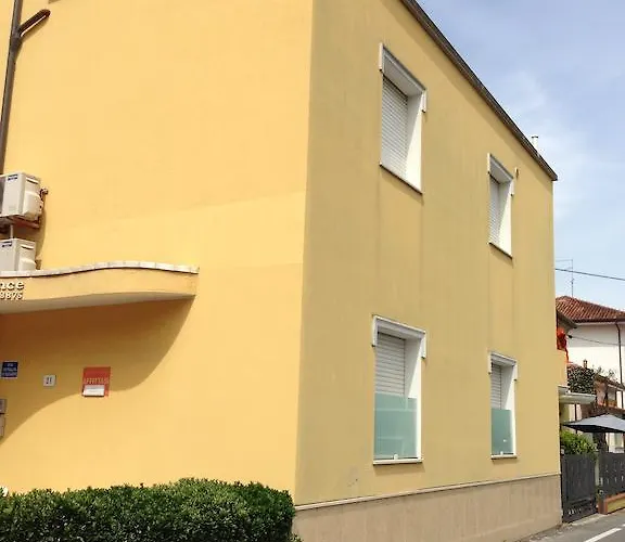 Yellow Apart Otel 3*