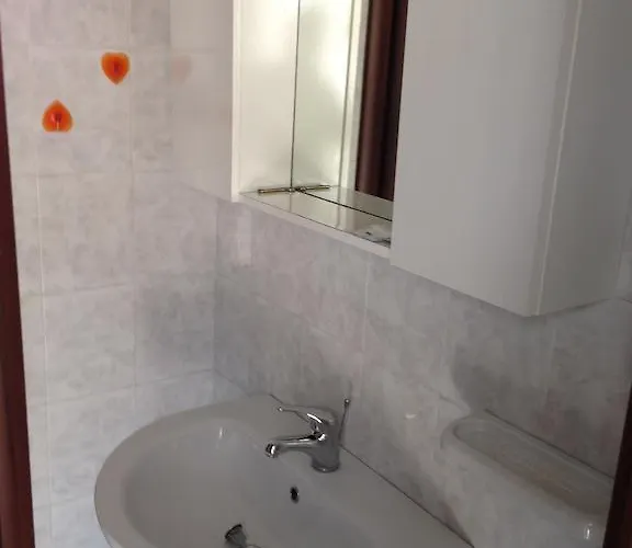 Apart Otel Yellow 3*