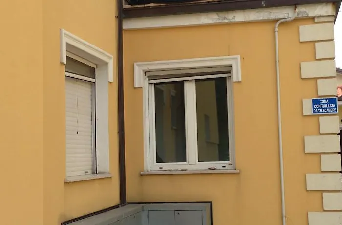 Yellow Aparthotel 3*